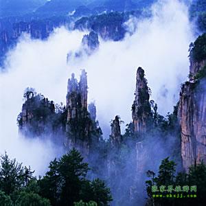 武漢往返：張家界、鳳凰古城、韶山六日游，每周一、周四發團